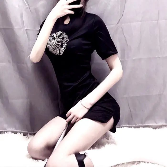 雷电交加的小路